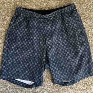 Lululemon Mens Bowline Short | Dark Blue Pattern | M